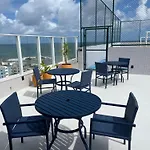 Apartamento Novo E Com Vista Para O Mar De Amaralina Com Garagem!