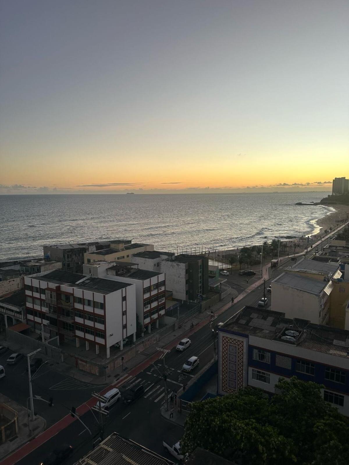 Apartamento Novo E Com Vista O Mar De Amaralina Com Garagem! Salvador