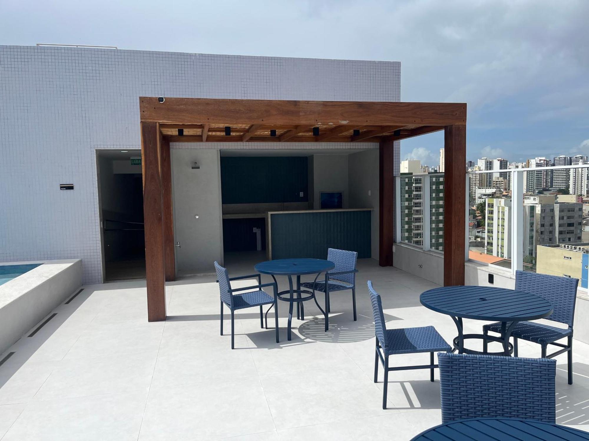 Novo E Com Vista O Mar De Amaralina Com Garagem! Salvador